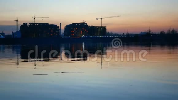 夜空河城视频的预览图