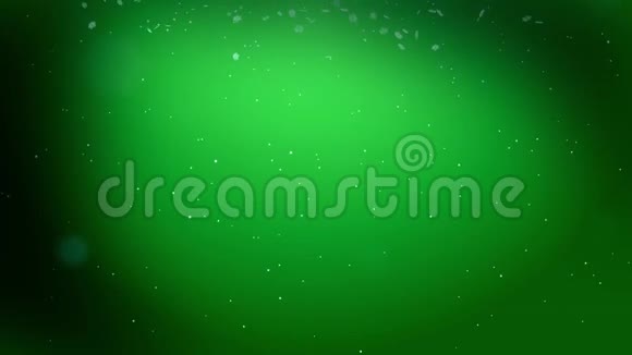 装饰性的3d雪花在夜晚的绿色背景下缓慢地漂浮在空中用作动画圣诞节新年视频的预览图