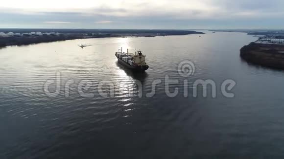 特拉华河货船航迹视频的预览图