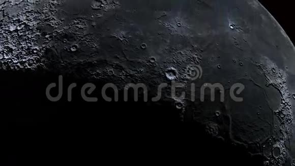 月球表面陨石坑特写绝对真实视频的预览图