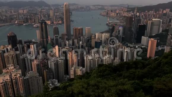 从山顶俯瞰香港视频的预览图