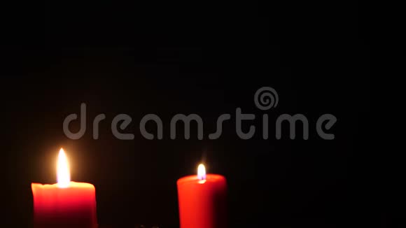 圣诞蜡烛燃烧与录像视频的预览图