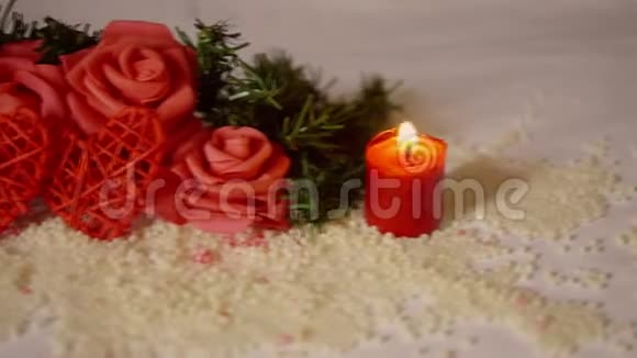花玫瑰装饰情人节的足动视频的预览图