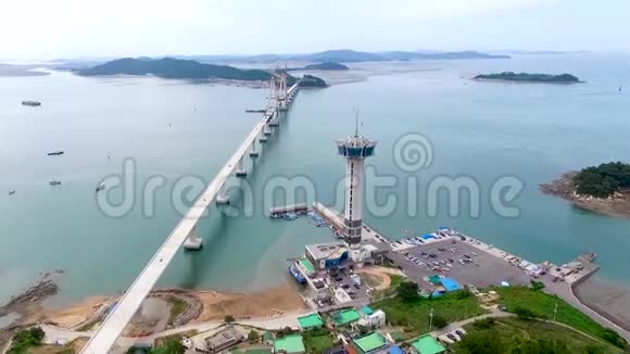 韩国YeonggwangJeollanamdoChilsanTower的鸟瞰图视频的预览图
