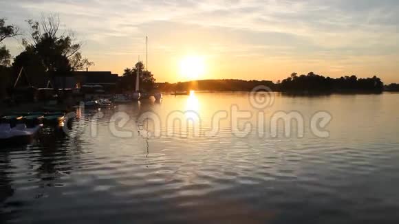 湖上日落视频的预览图