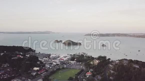 日落时分美丽的新西兰小镇视频的预览图