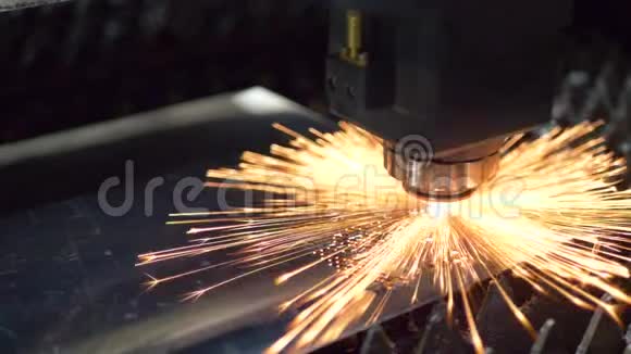 工业激光切割加工制造技术视频的预览图