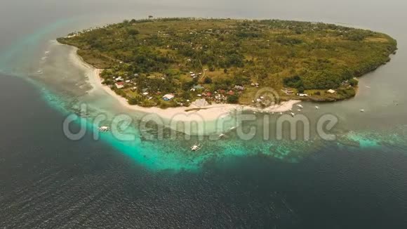 美丽的热带岛屿视频的预览图