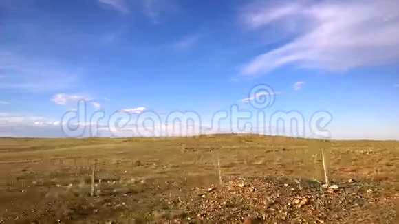 蒙古乌兰巴托跨西伯利亚列车的景色视频的预览图