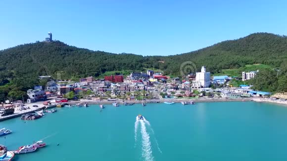 鸟瞰Ttangkkeut村海纳姆Jeollanamdo韩国亚洲视频的预览图