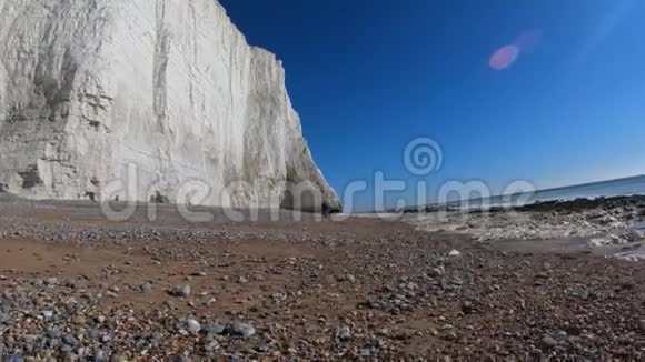 英格兰南部海岸七姐妹的白色悬崖视频的预览图