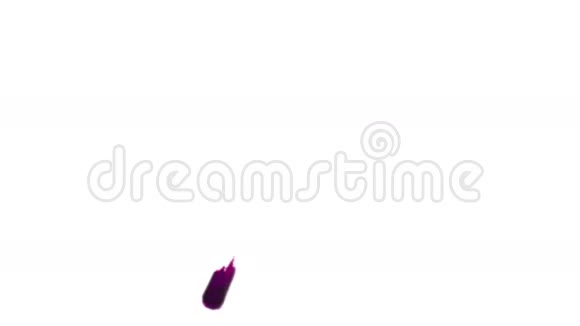 紫色溅在空中慢动作自由度有色石油视频的预览图