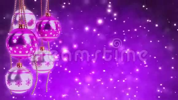 紫色和银色圣诞球有闪闪发光的背景无缝环3D译文视频的预览图