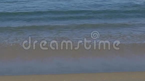海滩波浪视频的预览图