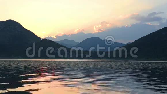 斯卡达尔湖日落视频的预览图