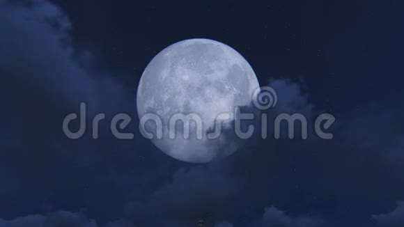 夜间飞行的直升机有满月背景视频的预览图