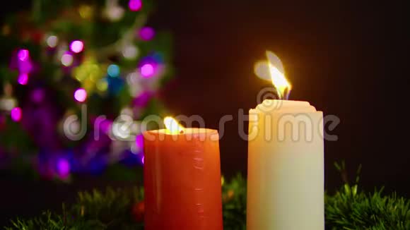 圣诞装饰用蜡烛燃烧的足迹圣诞节视频的预览图