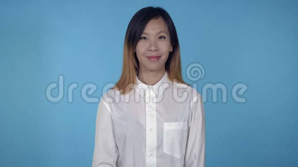 美丽的韩国女性视频的预览图