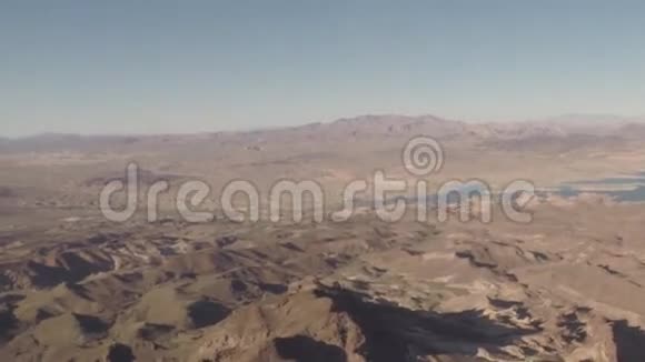 飞越大峡谷的空中景色视频的预览图