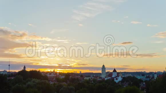 立陶宛维尔纽斯市风景日落时分视频的预览图