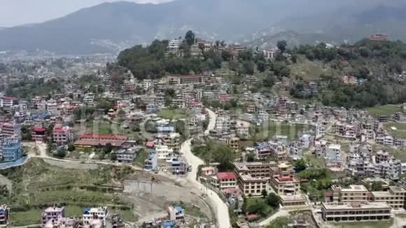 尼泊尔加德满都无人机的空中镜头视频的预览图