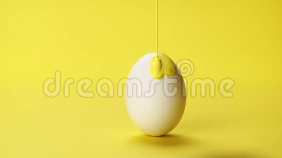 白色彩漆在白色蛋上流动视频的预览图