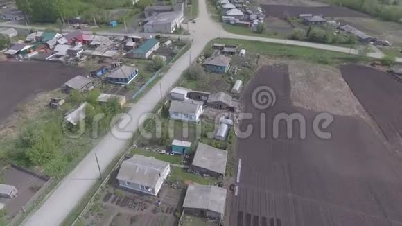 全景图拍摄于村舍郊区村庄上方视频的预览图