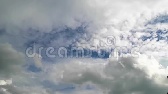 天空云蓝的景观视频的预览图