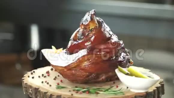 餐厅食物猪腿视频的预览图