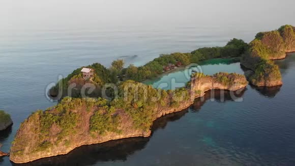 拉贾安帕特美丽的石灰石岛的鸟瞰图视频的预览图
