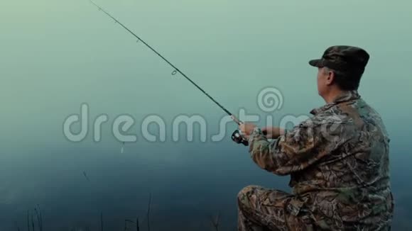 旋转的渔夫视频的预览图