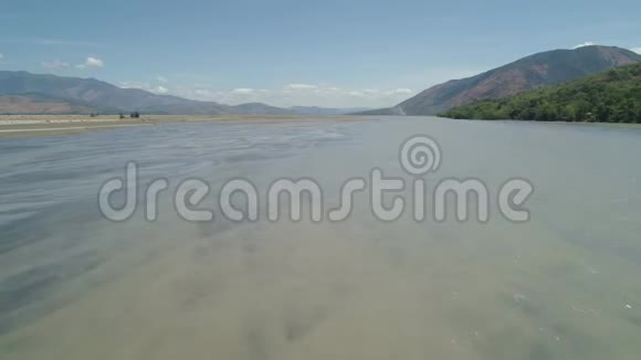 卢松菲律宾干旱河景观视频的预览图