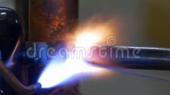工厂金属铁焊接视频的预览图