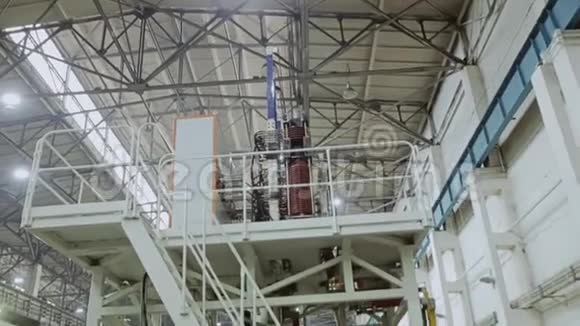 工厂的复杂工业工厂从侧面看金属加工视频的预览图