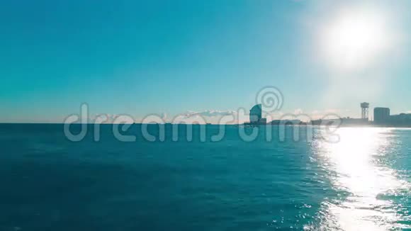 地中海阳光巴塞罗那全景4k时间流逝西班牙视频的预览图