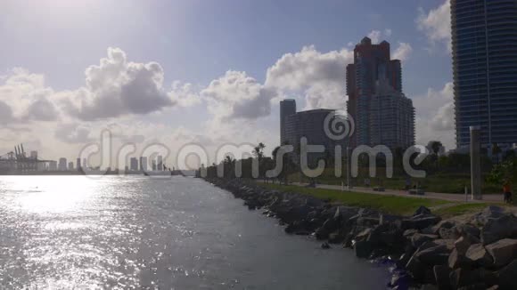 迈阿密日落南角海滩全景4k佛罗里达美国视频的预览图