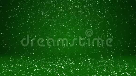 降雪表面沉降绿色冬季背景作为广告或标志的地方圣诞节或新年视频的预览图