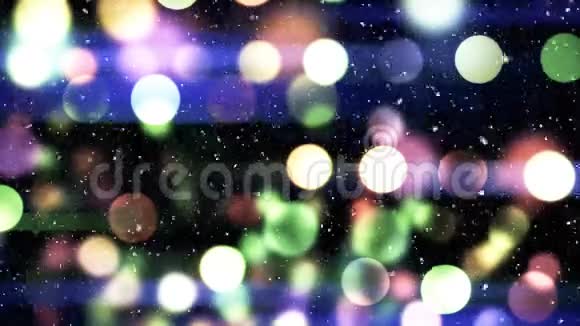 降雪与波克轻圣诞圈视频的预览图
