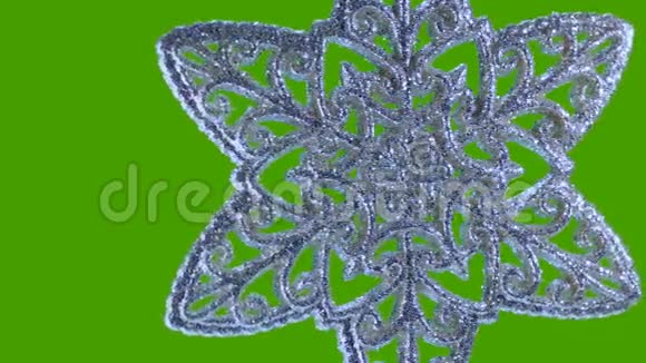 以雪花的形式装饰在绿色上视频的预览图