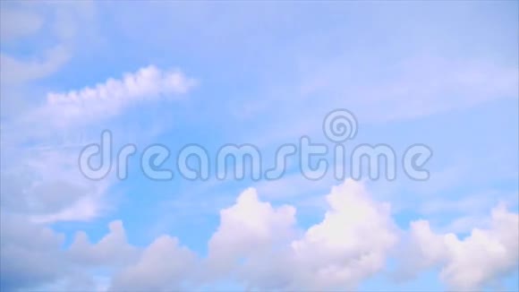有蓝天的云视频的预览图