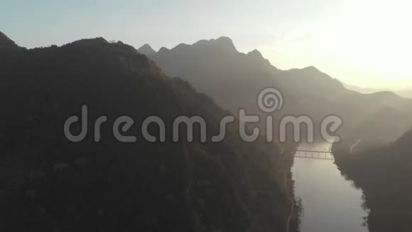 空中飞行飞越南瓯江视频的预览图