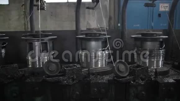 金属丝的生产视频的预览图