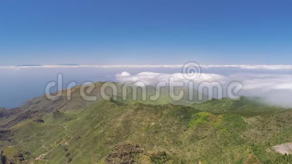 西班牙卡纳里亚斯埃尔德火山附近的特内里费从上面俯瞰群山视频的预览图