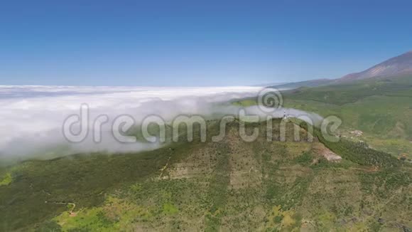 泰德火山附近的特内里夫山上的空中观景视频的预览图