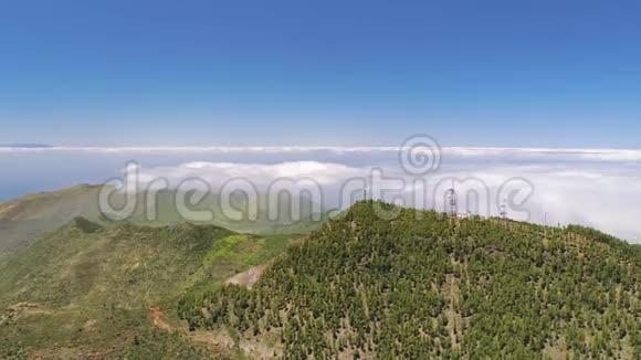 西班牙卡纳里亚斯埃尔德火山附近的特内里费从上面俯瞰群山视频的预览图