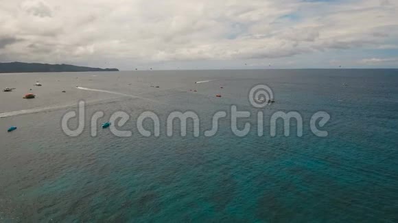 海滩度假胜地的海上景点菲律宾长滩岛视频的预览图