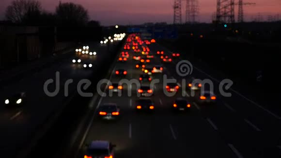 黄昏时德国公路上的交通视频的预览图