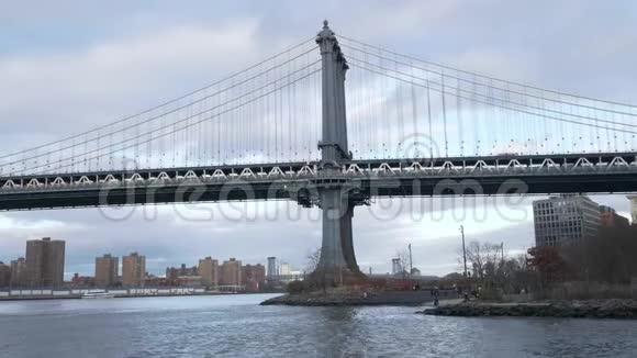 纽约著名的曼哈顿桥视频的预览图