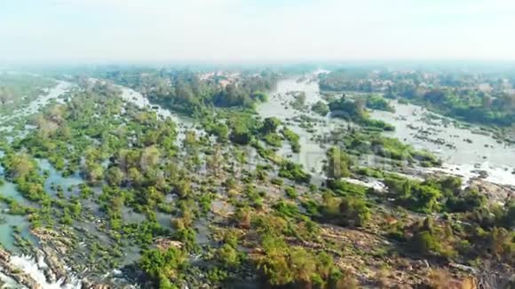 空中飞越老挝4000个湄公河岛屿李菲瀑布东南亚著名旅游目的地阳光视频的预览图