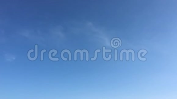 美丽的蓝天有云的背景云天天空有云天气自然云蓝蓝天有云有太阳视频的预览图